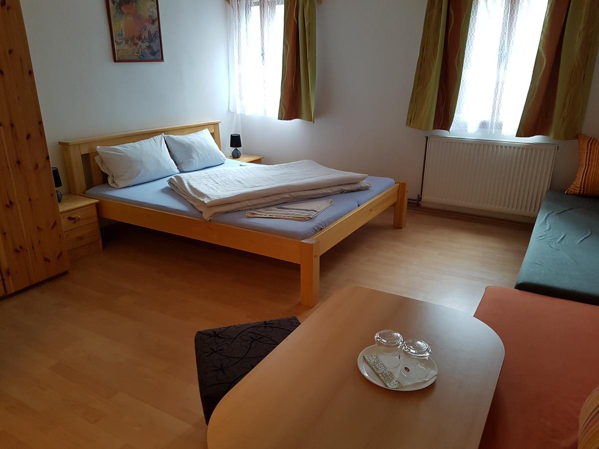 Pension Pod Kastany Srbska Kamenice Exterior photo